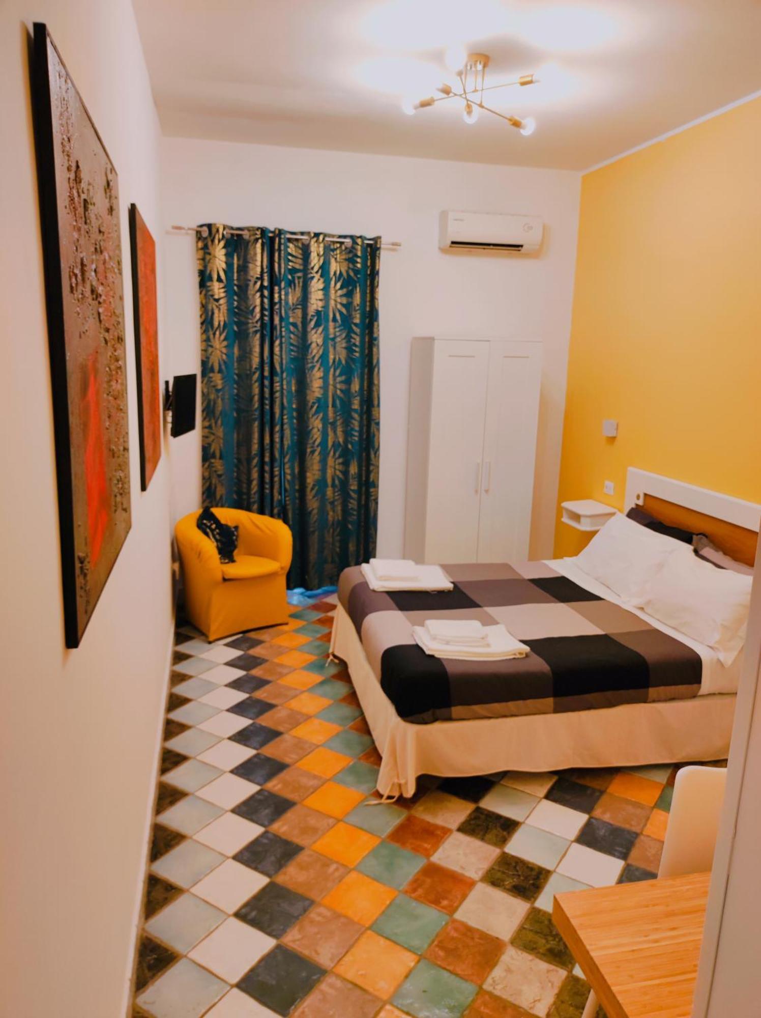 Firenze32 Bed & Breakfast Наполи Стая снимка